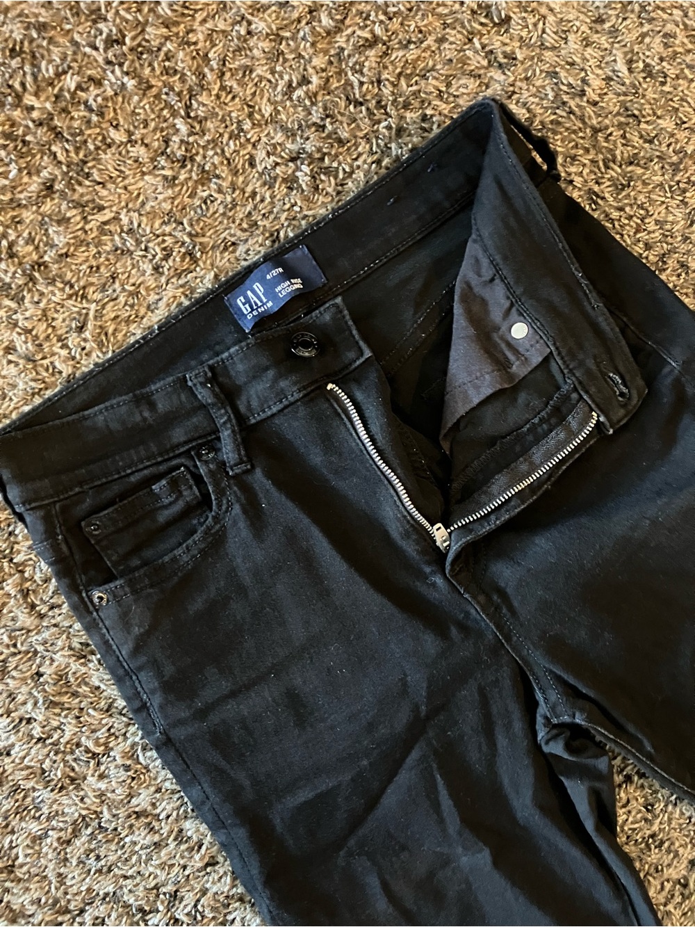 GAP Women’s Black High Rise Jeggings